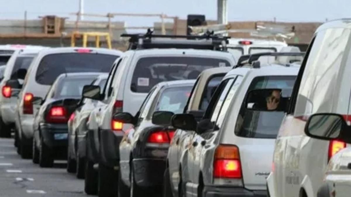 На границах со Словакией и Польшей - огромные очереди из авто: видео На границах со Словакией и Польшей - огромные очереди из авто: видео