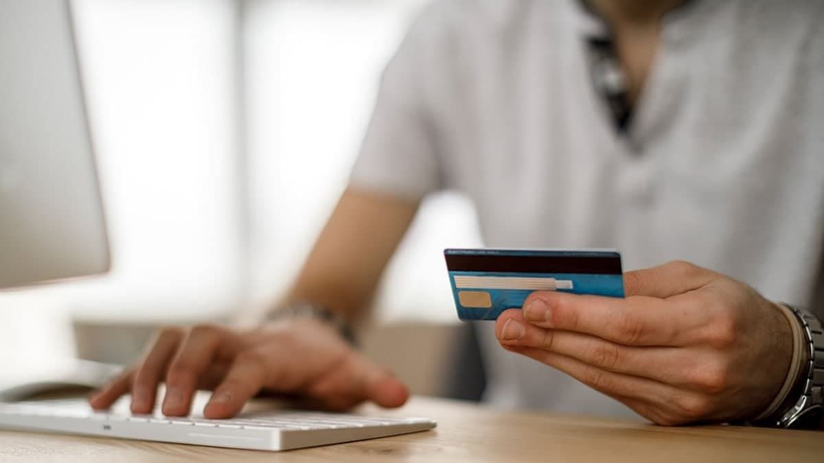 5 країн Європи, звідки українці переказали найбільше грошей додому в 2020 році 5 країн Європи, звідки українці переказали найбільше грошей додому в 2020 році