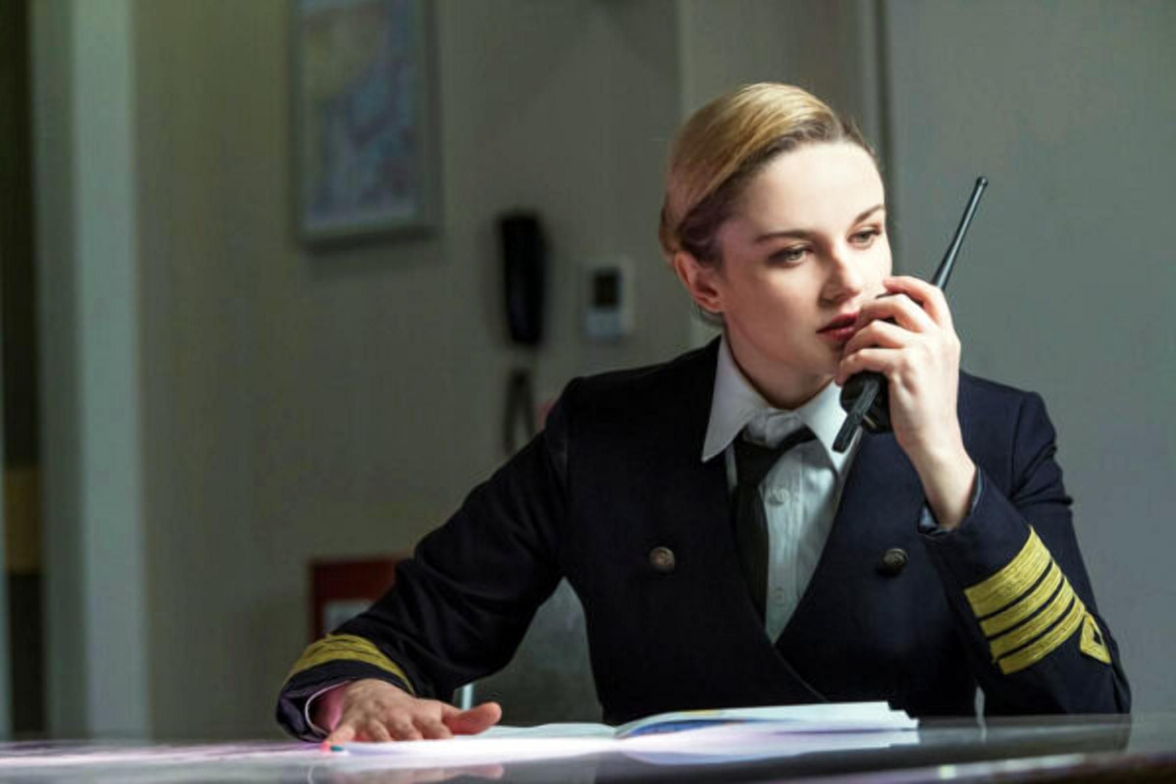 Ирина Каптелова в сериале "Один корабль, один мир" Ирина Каптелова в сериале "Один корабль, один мир"