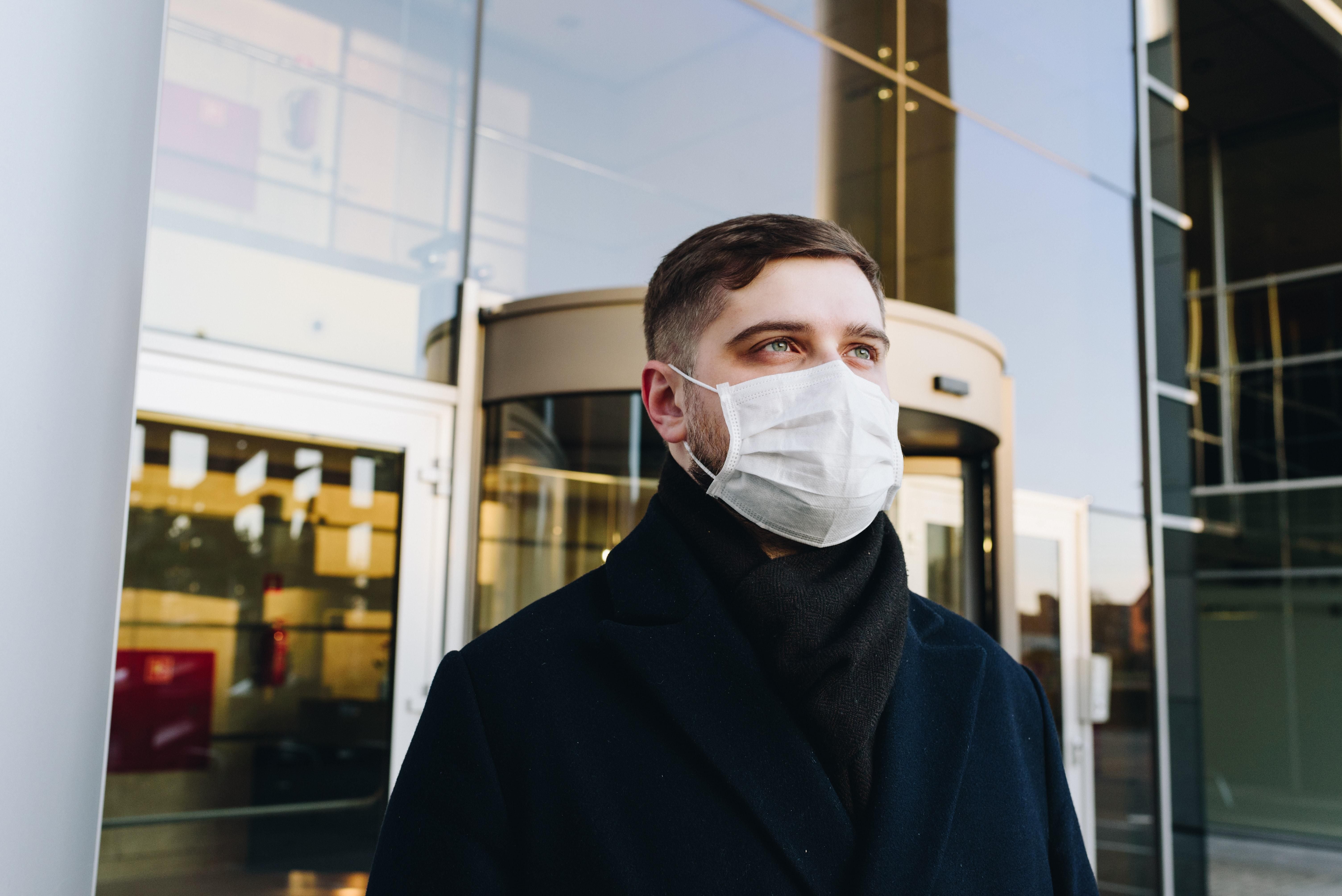 В Польше разрешили находится на улицах без маски