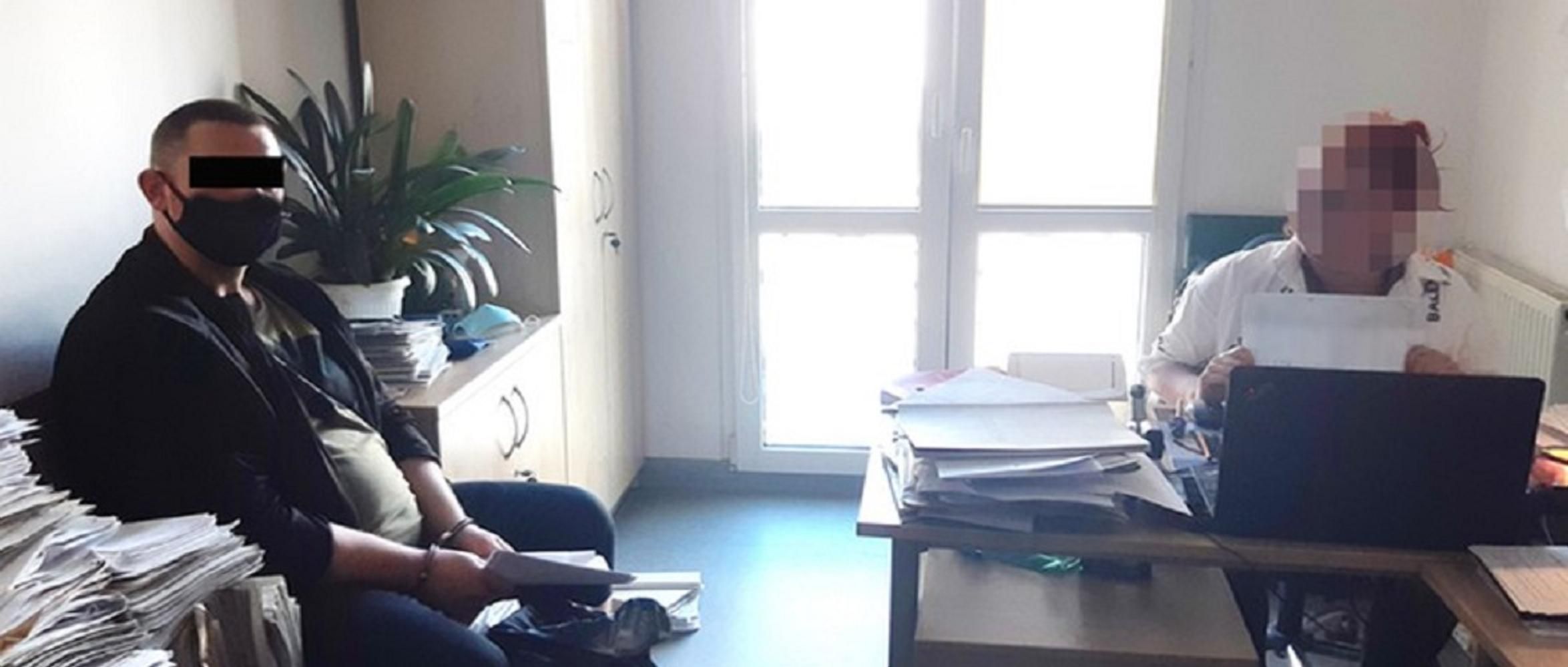 Мужчина хотел попасть в тюрьму, чтобы не жить с матерью Мужчина хотел попасть в тюрьму, чтобы не жить с матерью