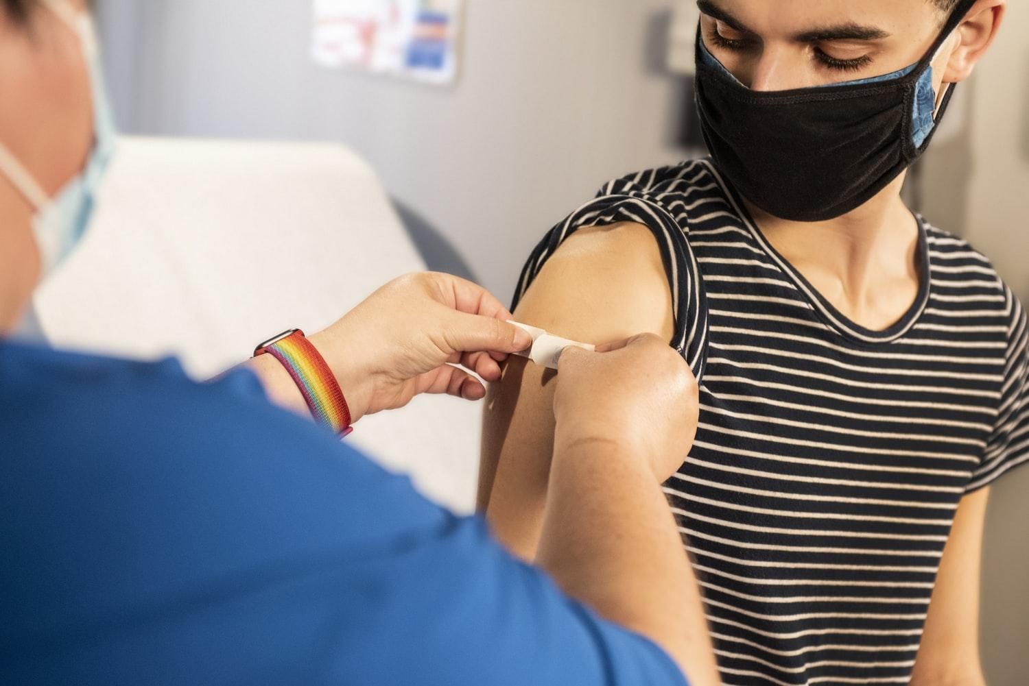 У Польщі почали програму вакцинації підлітків 