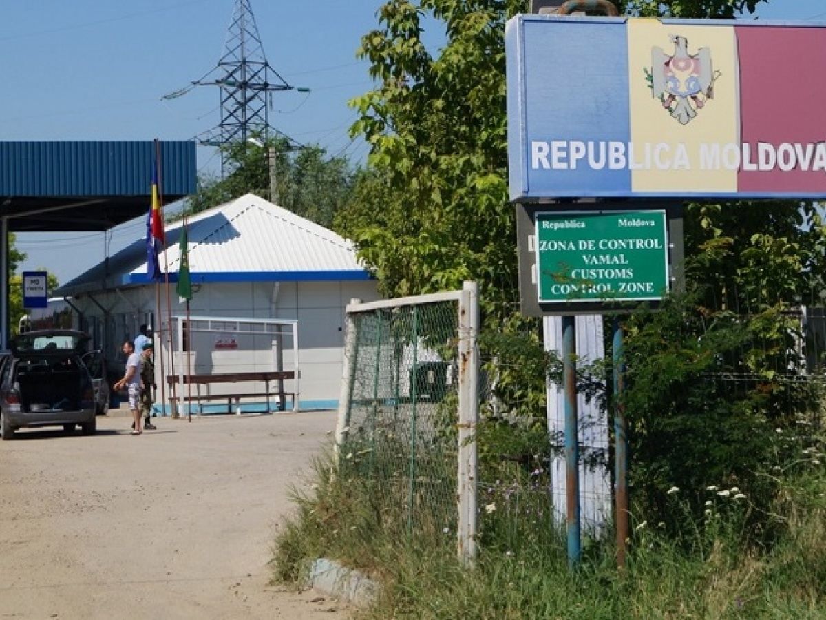 Молдова відкриває всі пункти пропуску на кордоні з Україною
