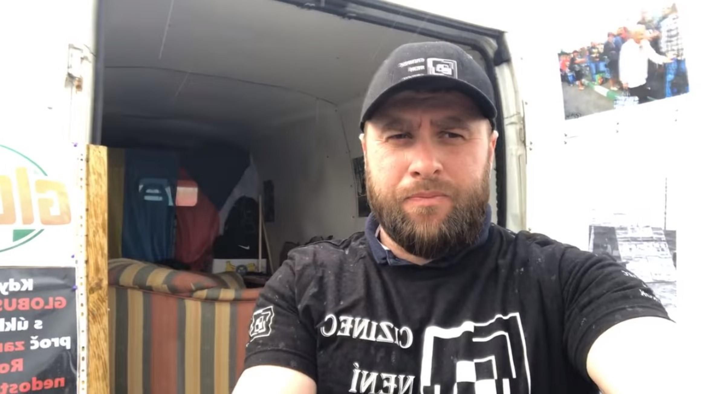 Українець протестує у Чехії Українець протестує у Чехії