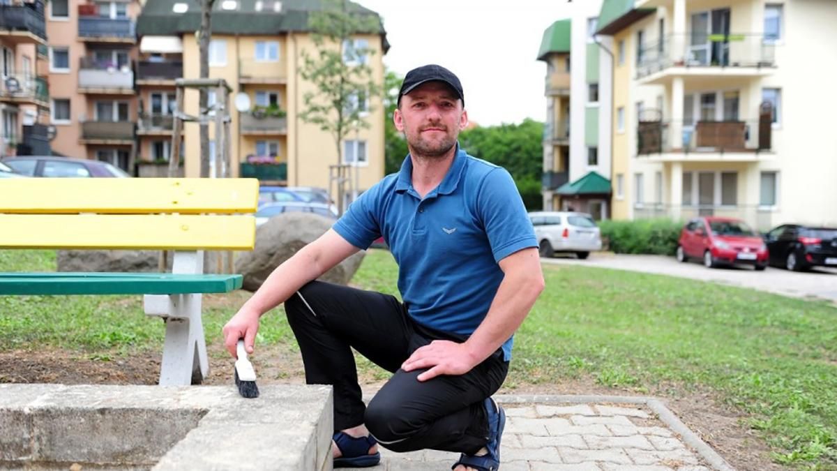 Украинец в Польше добровольно целый месяц убирал заброшенную территорию