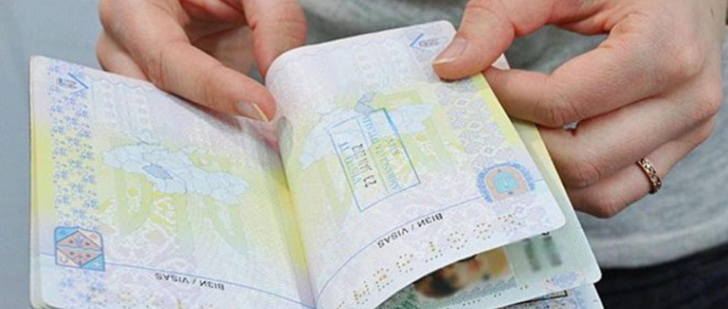 Українка підробила 14 штампів прикордонного пропуску Українка підробила 14 штампів прикордонного пропуску