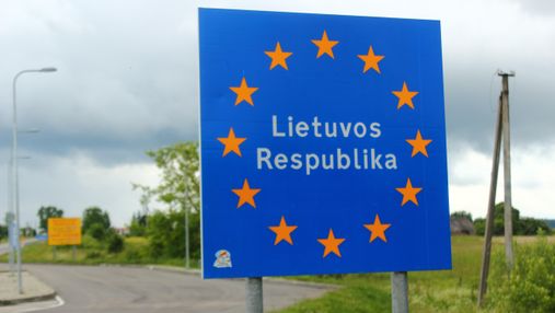 Литва вдвічі знизила ціни на довгострокові візи для українців 