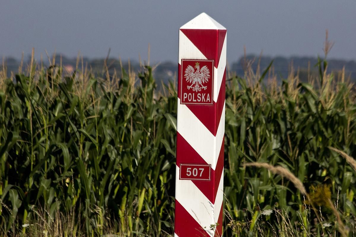 Польща у першому півріччі не пустила понад 10 тисяч українців Польща у першому півріччі не пустила понад 10 тисяч українців