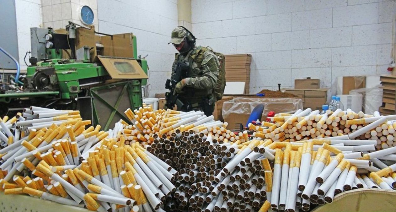 В Польше задержали 7 граждан Украины на незаконной фабрике по производству сигарет