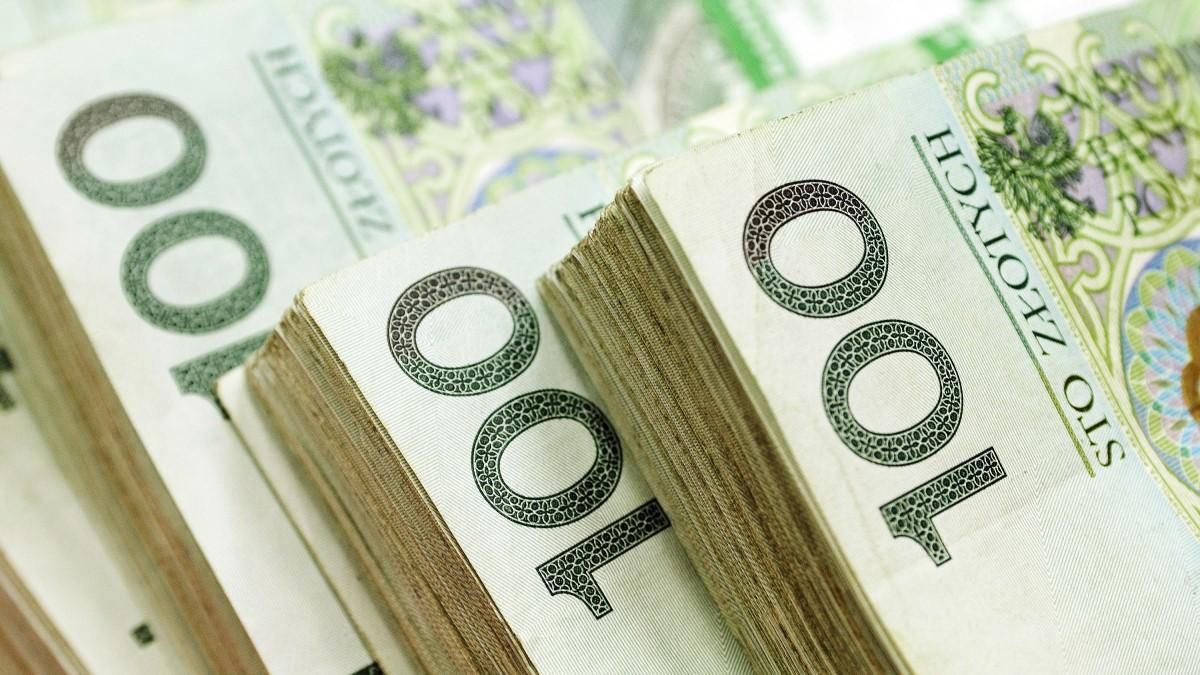 Насколько вырастут зарплаты в Польше в 2022 году Насколько вырастут зарплаты в Польше в 2022 году