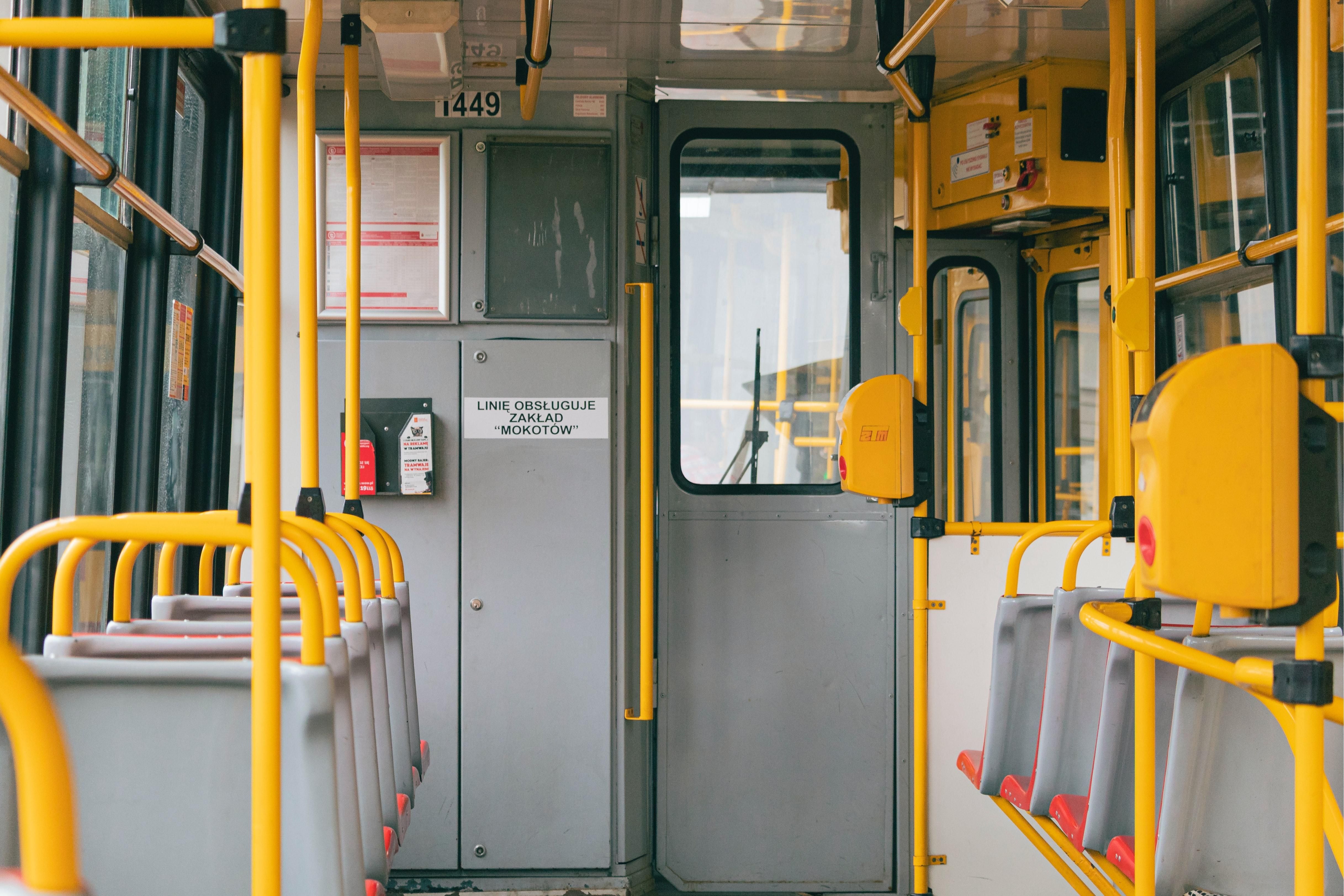 Общественный транспорт в Варшаве будет курсировать чаще - Закордон