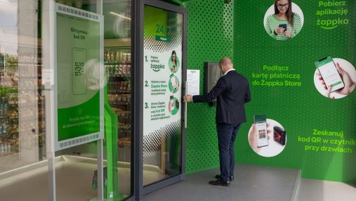 Без кассиров и продавцов: в Варшаве открылся первый магазин "Жабка" с системой авто оплаты