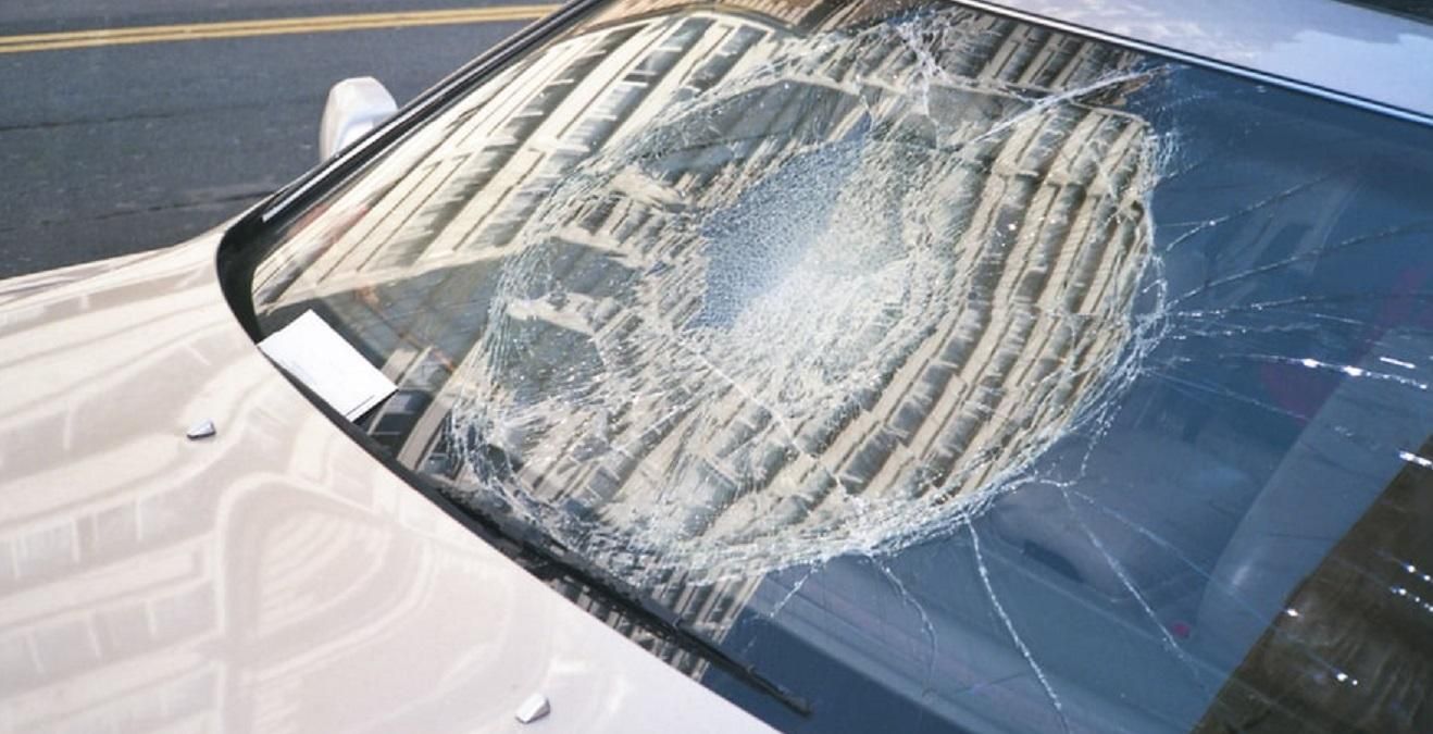 П'яний українець в Польщі закидав камінням чуже авто - Закордон П'яний українець в Польщі закидав камінням чуже авто - Закордон