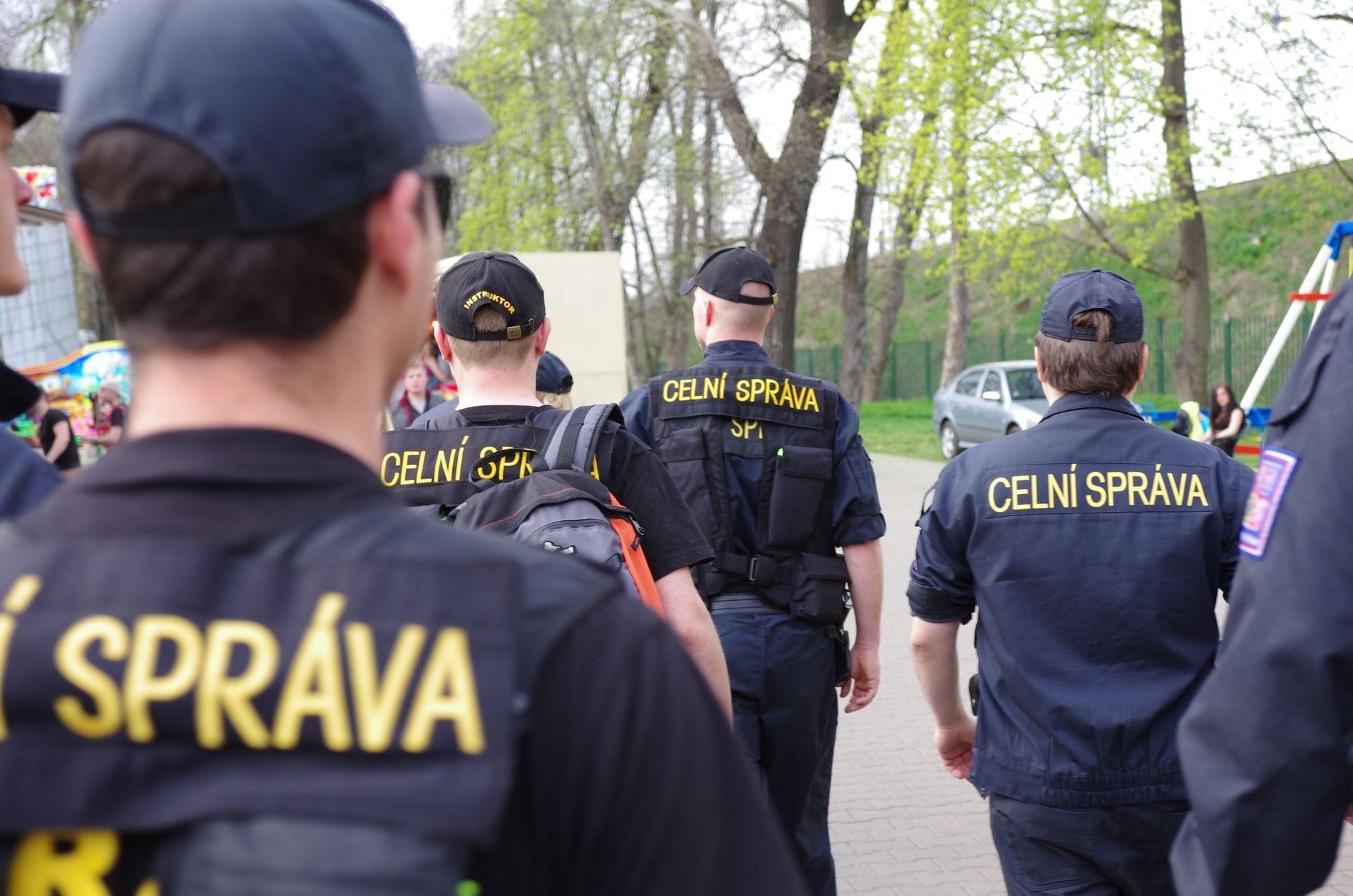 Кількість трудових мігрантів у Чехії виросла втричі: влада посилила перевірки - Закордон Кількість трудових мігрантів у Чехії виросла втричі: влада посилила перевірки - Закордон