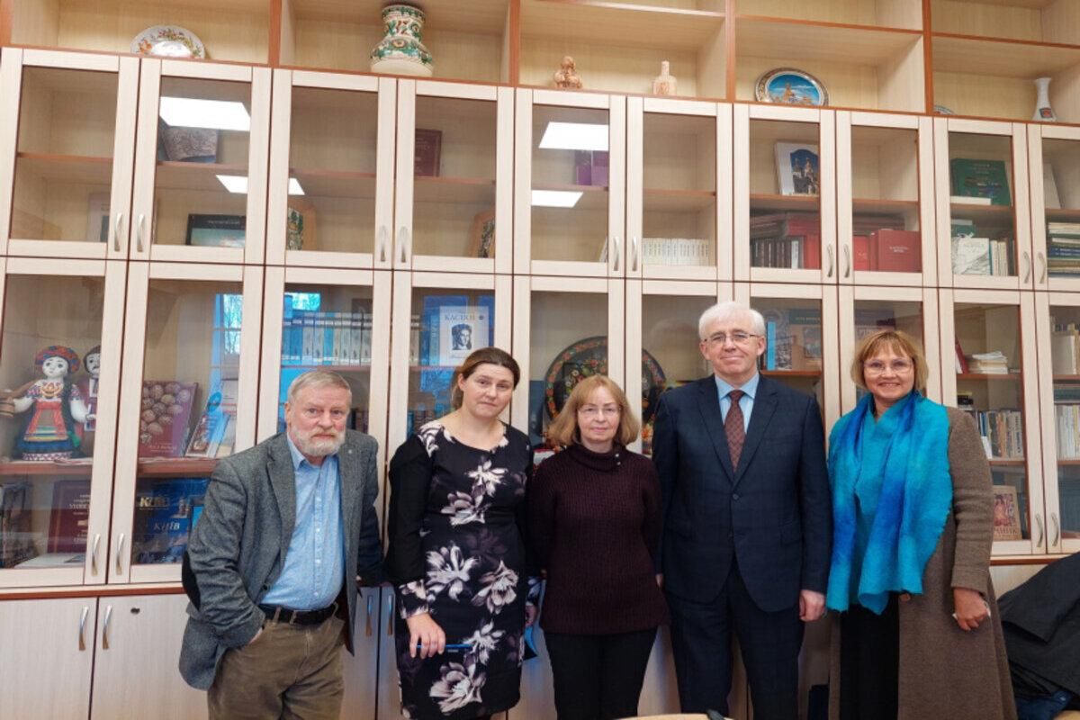 Чи викладатимуть українську у Вільнюському університеті: посол обговорив співпрацю - Закордон Чи викладатимуть українську у Вільнюському університеті: посол обговорив співпрацю - Закордон