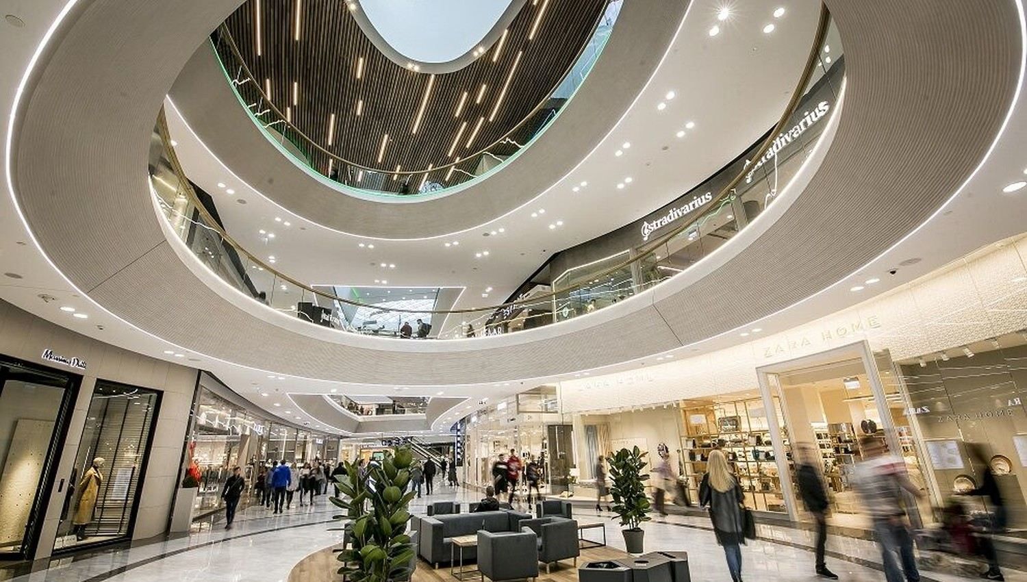 До торгових центрів Польщі пропонують пускати лише вакцинованих - Закордон До торгових центрів Польщі пропонують пускати лише вакцинованих - Закордон