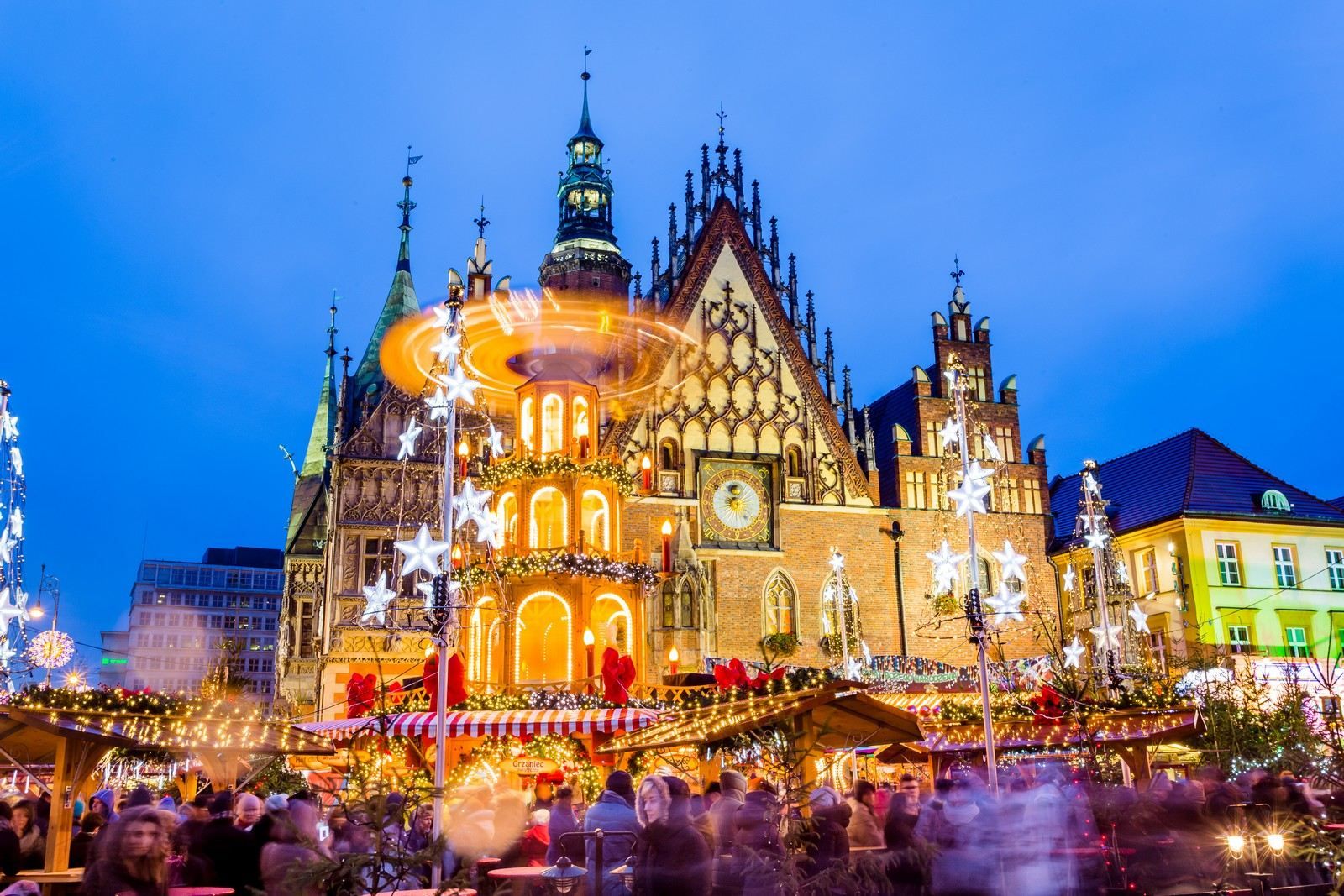 Празднику быть: во Вроцлаве начала работу грандиозная рождественская ярмарка - Закордон Празднику быть: во Вроцлаве начала работу грандиозная рождественская ярмарка - Закордон