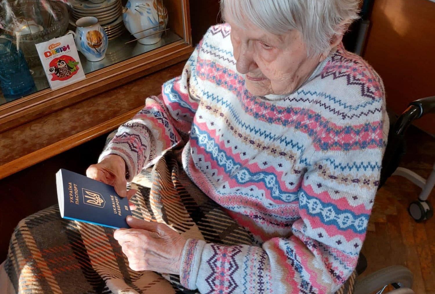 Готовится к встрече с родными: 104-летняя украинка вакцинировалась для поездки в Польшу - Закордон Готовится к встрече с родными: 104-летняя украинка вакцинировалась для поездки в Польшу - Закордон