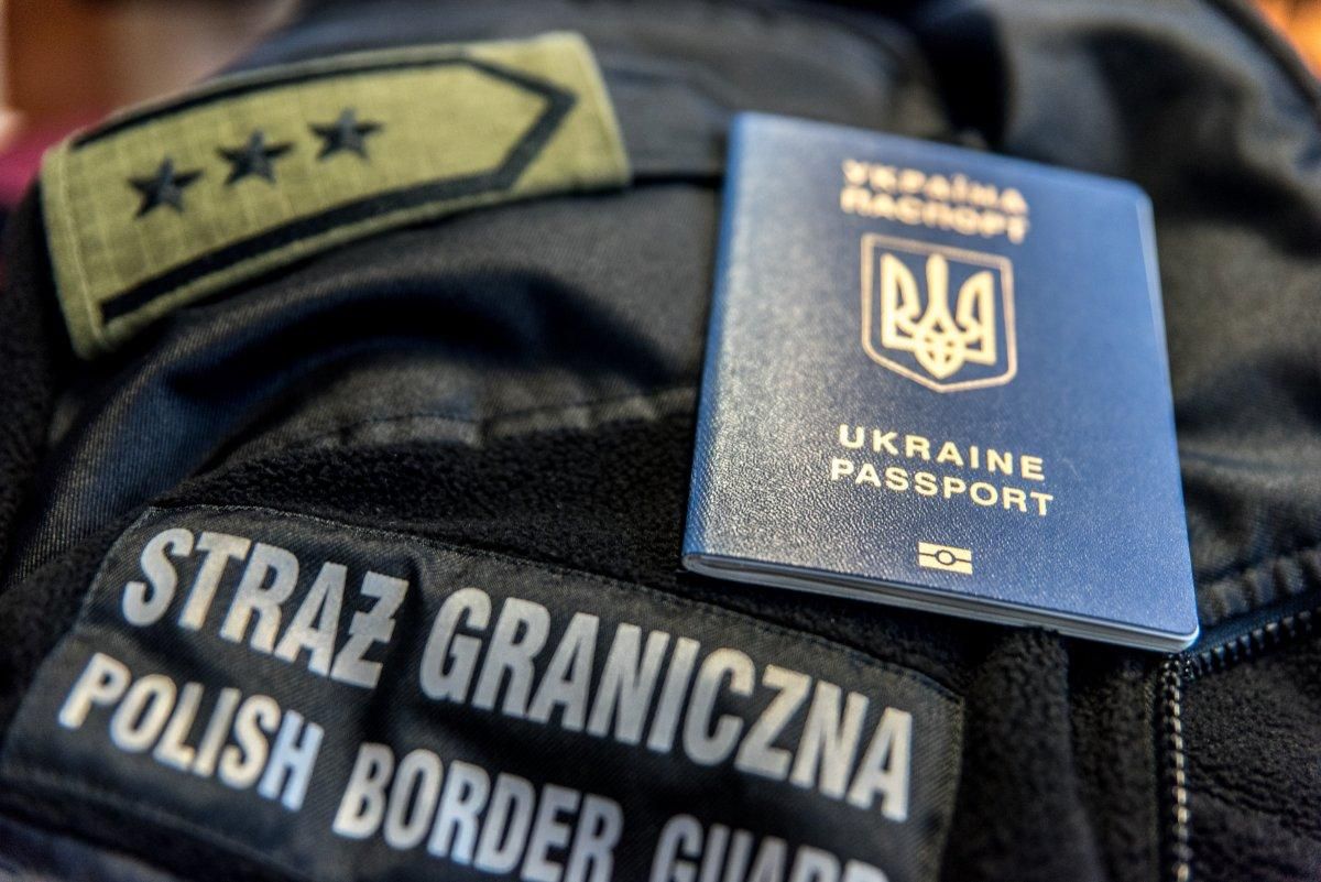 Працювали без договорів: з Польщі депортували 7 українців - Україна новини - Закордон Працювали без договорів: з Польщі депортували 7 українців - Україна новини - Закордон