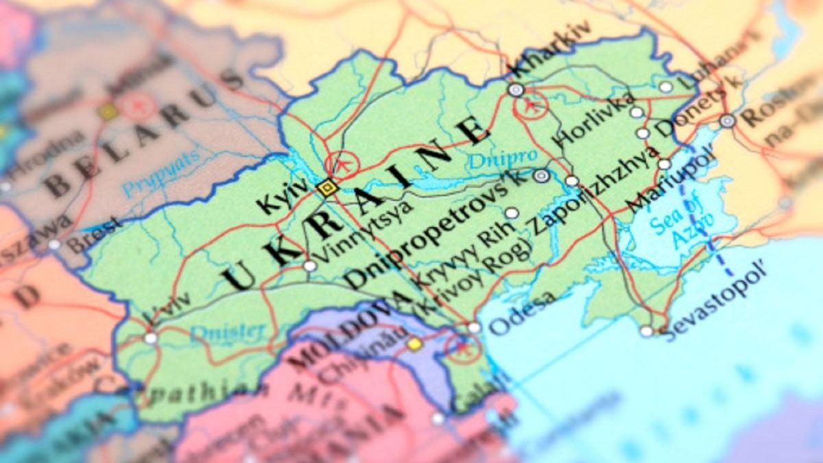 Більшість українців не хочуть переїжджати жити в іншу країну: результати опитування - Закордон