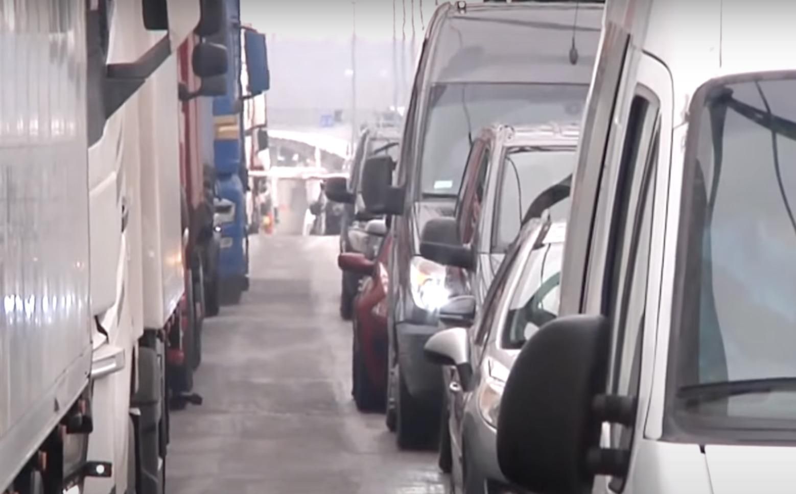 Кілометрових черг на кордоні Польщі з Україною вже немає - Закордон Кілометрових черг на кордоні Польщі з Україною вже немає - Закордон