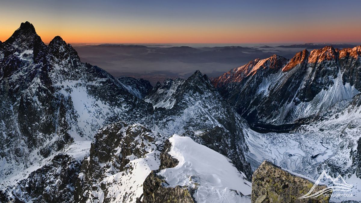 У Польщі туристка впала з вершини і котилася 300 метрів: її дивом врятували - Закордон У Польщі туристка впала з вершини і котилася 300 метрів: її дивом врятували - Закордон