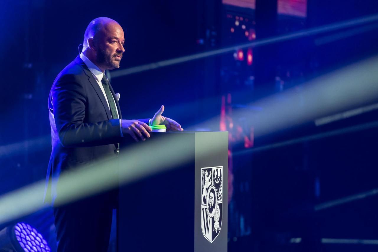 Мэр Вроцлава поздравил украинцев в Польше с Рождеством на украинском языке: трогательное видео - Закордон Мэр Вроцлава поздравил украинцев в Польше с Рождеством на украинском языке: трогательное видео - Закордон