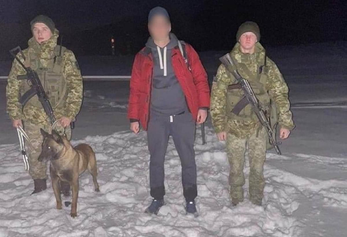 Йшов пішки на роботу до Польщі через гори: на Закарпатті затримали українця - Закордон Йшов пішки на роботу до Польщі через гори: на Закарпатті затримали українця - Закордон