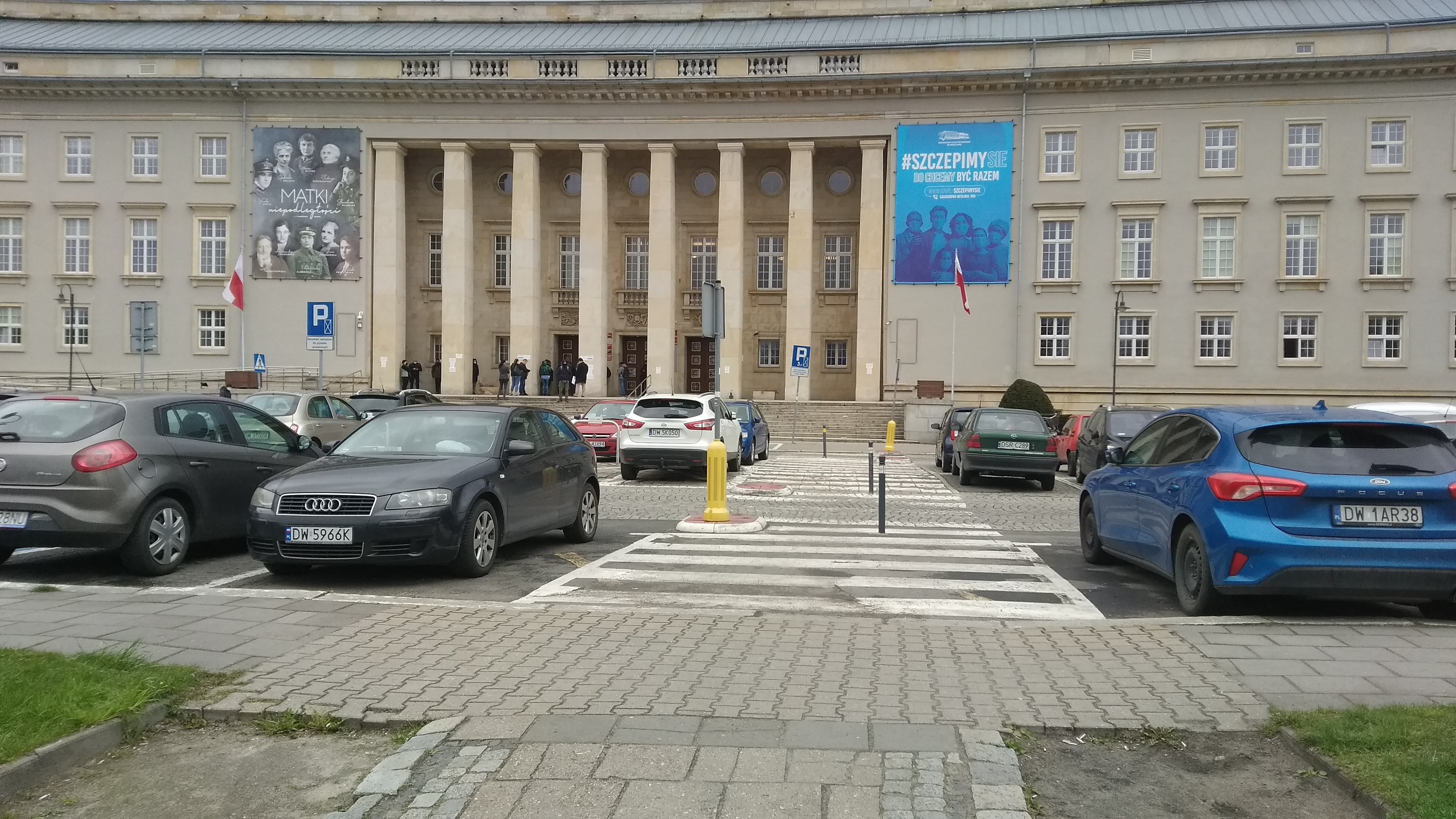 Ужонд во Вроцлаве продлил часы работы: но не для всех - Закордон Ужонд во Вроцлаве продлил часы работы: но не для всех - Закордон