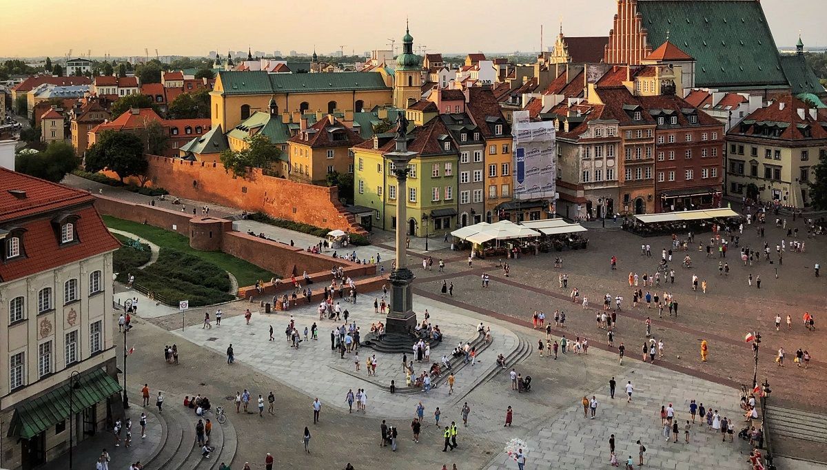 Скільки громадян України готові остаточно переїхати до Польщі: відповідь експертки - Закордон