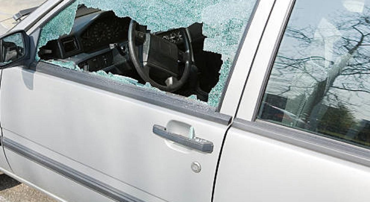 Автомобіль без скла, водій без документів: у Польщі затримали українця - Закордон Автомобіль без скла, водій без документів: у Польщі затримали українця - Закордон