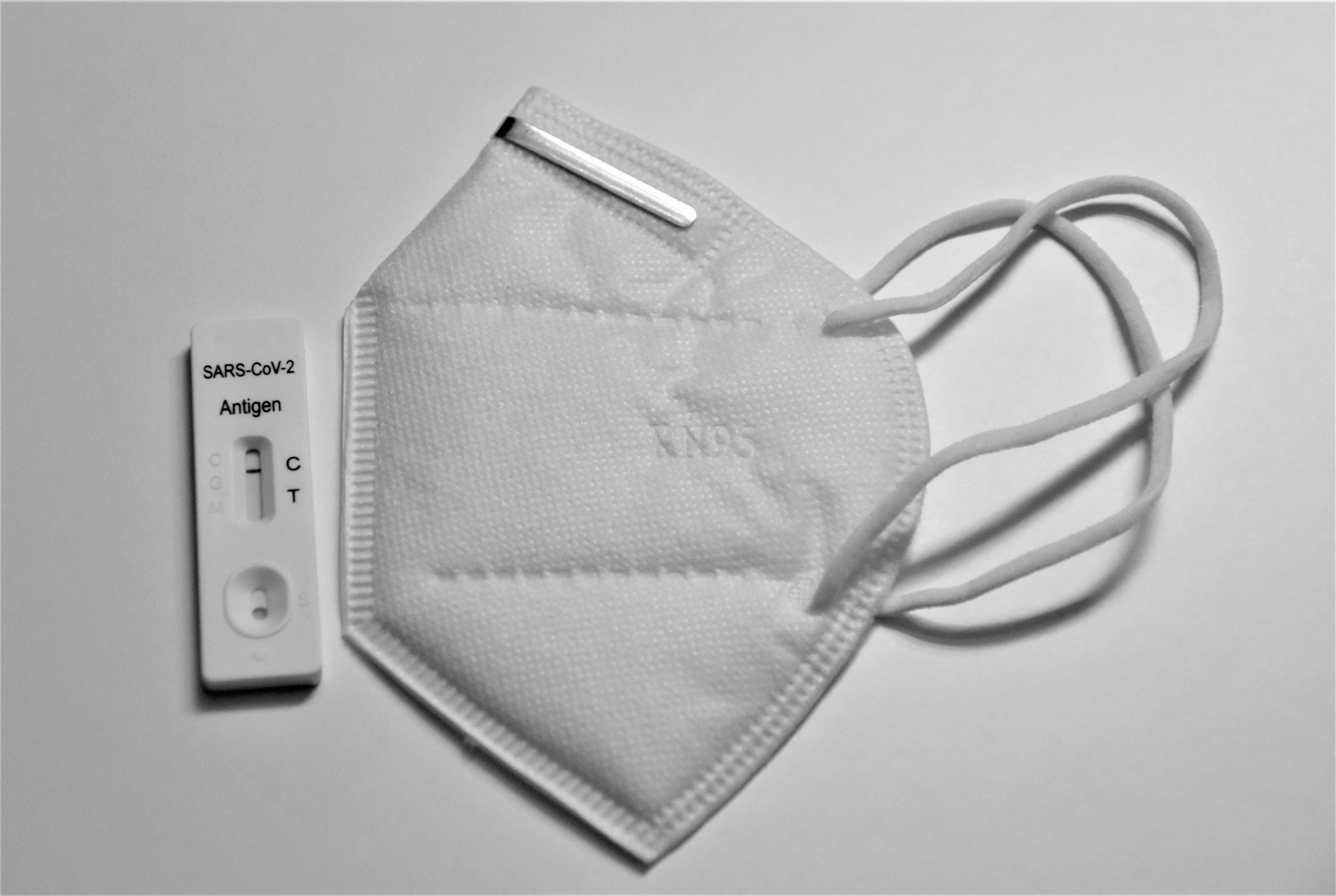 Обов'язкові тести на COVID-19 у школах та компаніях в Чехії: відомо, коли їх скасують - Закордон Обов'язкові тести на COVID-19 у школах та компаніях в Чехії: відомо, коли їх скасують - Закордон