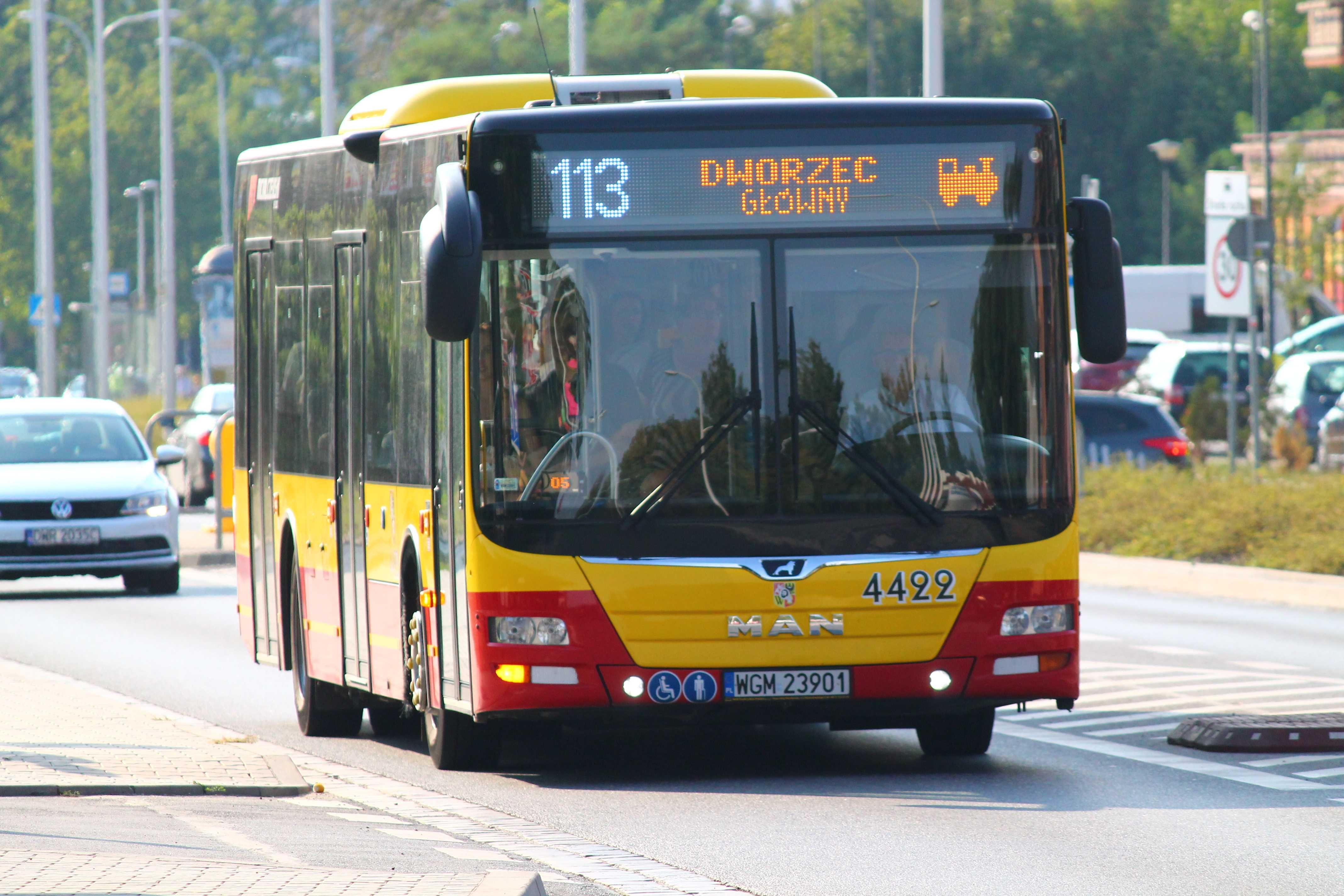 У місті під Варшавою проїзд у громадському транспорті зробили безкоштовним - Закордон У місті під Варшавою проїзд у громадському транспорті зробили безкоштовним - Закордон
