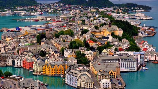 Додатковий тиждень відпустки та 9-годинний робочий день: особливості працевлаштування у Норвегії