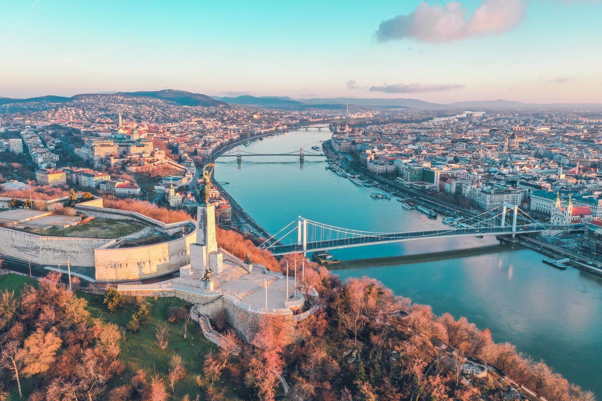 Знайти роботу в Угорщині