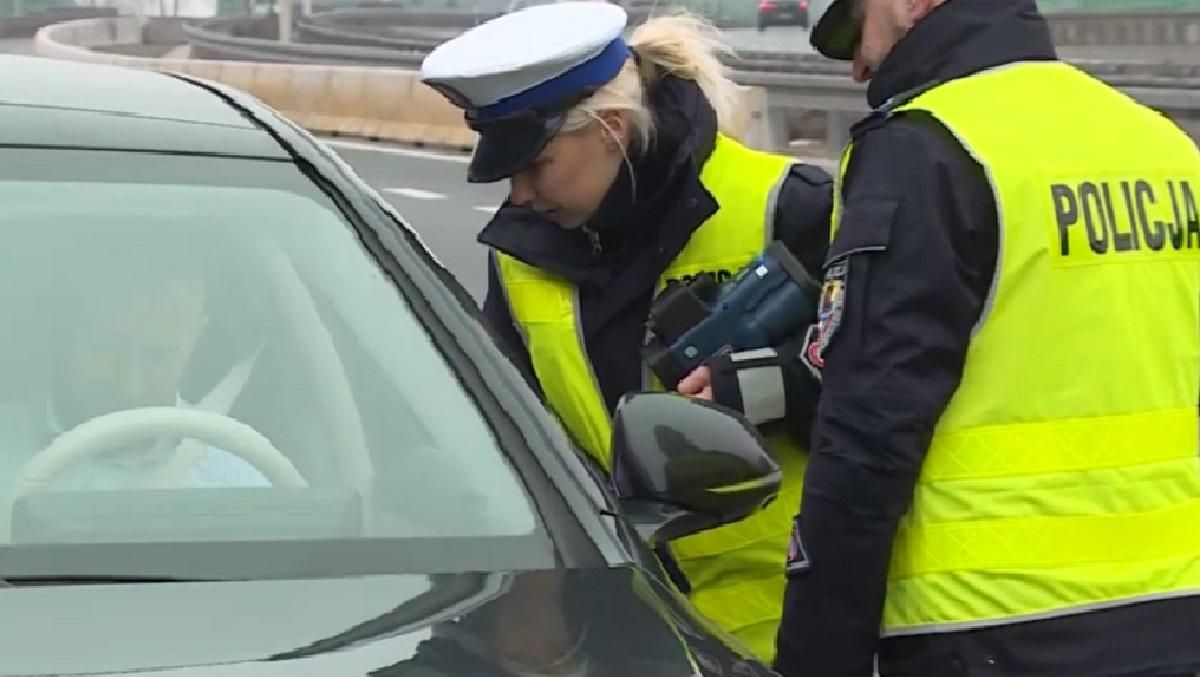 Що робити, коли в Польщі спиняє поліція: нова інструкція для водіїв