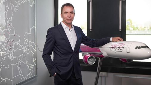 Мусорники вместо повышения зарплат: польский экипаж Wizz Air возмутился "подарком" компании