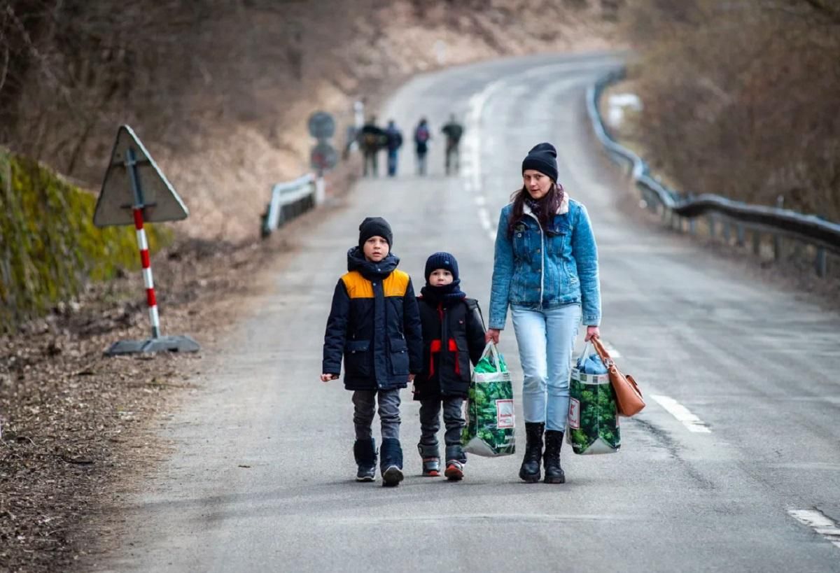 Румыния начала принимать украинских беженцев в 6 городах: где можно найти убежище - Закордон