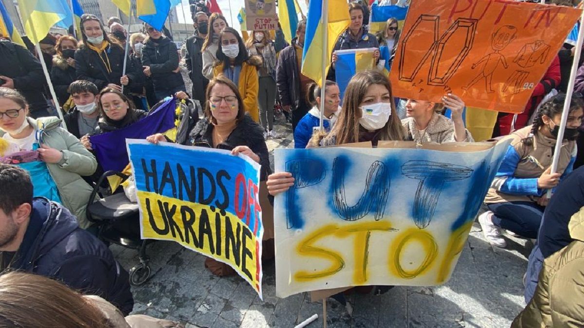 Бойкот всему российскому и благодарность ВСУ: главное из яркого митинга в столице Турции - Закордон Бойкот всему российскому и благодарность ВСУ: главное из яркого митинга в столице Турции - Закордон