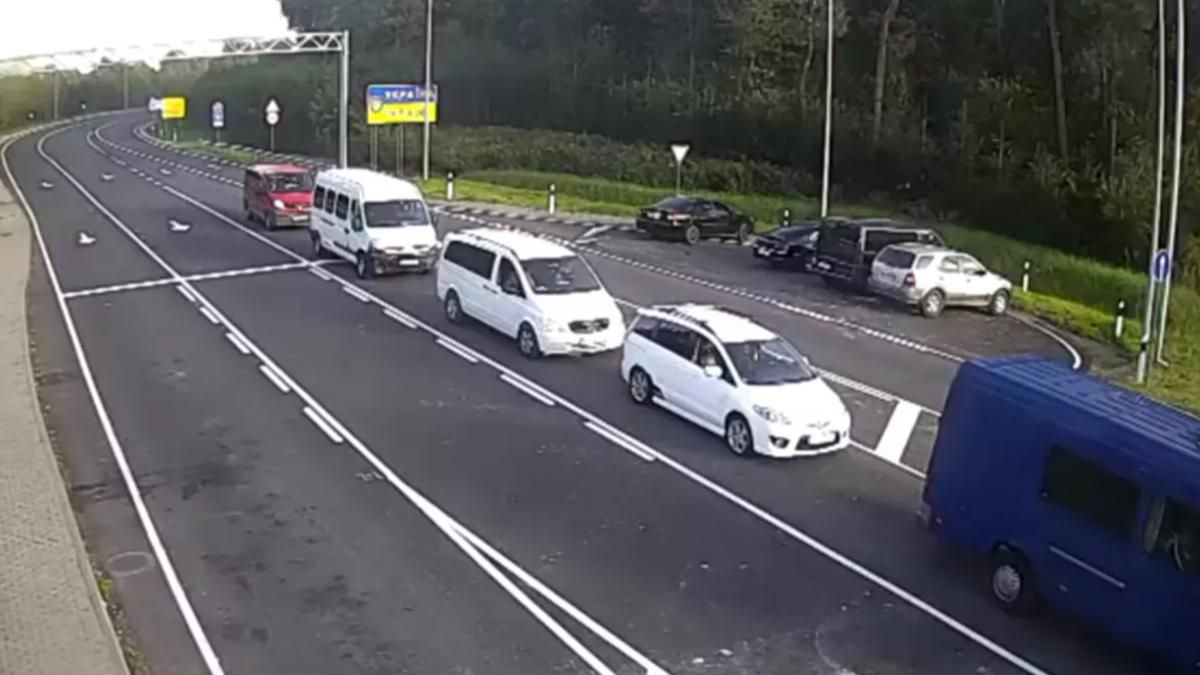 За чергами на кордоні з країнами ЄС тепер можна стежити у реальному часі: інтерактивна карта - Закордон За чергами на кордоні з країнами ЄС тепер можна стежити у реальному часі: інтерактивна карта - Закордон