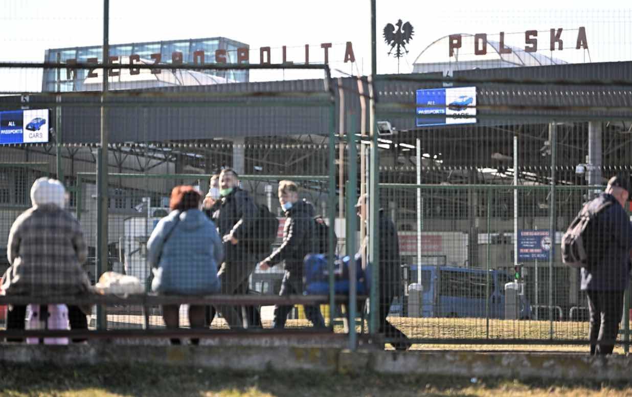 "Вы – лицо Украины": беженцам дали советы, как вести себя за границей - Закордон "Вы – лицо Украины": беженцам дали советы, как вести себя за границей - Закордон