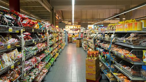 Польские супермаркеты не против трудоустроить беженцев из Украины: где есть работа