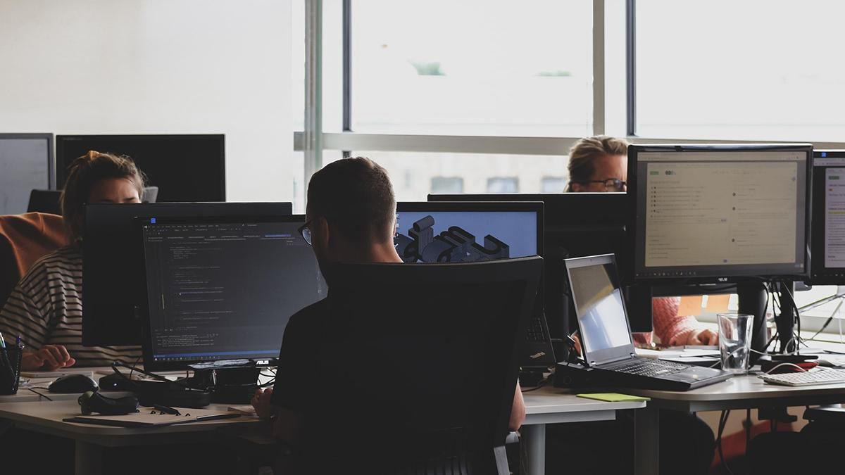 Не словом, а ділом: ще одна польська фірма допомагає українцям з житлом та роботою - Закордон Не словом, а ділом: ще одна польська фірма допомагає українцям з житлом та роботою - Закордон