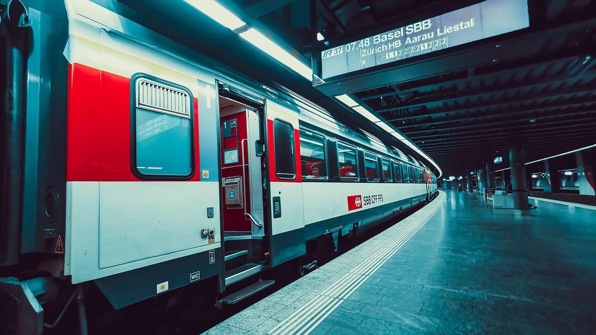 У Польщі міняють правила безкоштовного проїзду для українців: коли почнуть діяти нові умови - Закордон У Польщі міняють правила безкоштовного проїзду для українців: коли почнуть діяти нові умови - Закордон