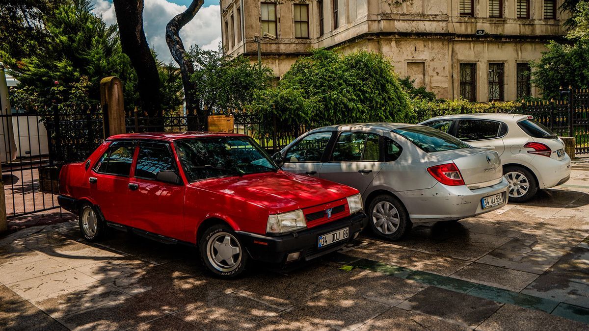 Старым автомобилям могут запретить въезд в центр Варшавы и Кракова - Закордон