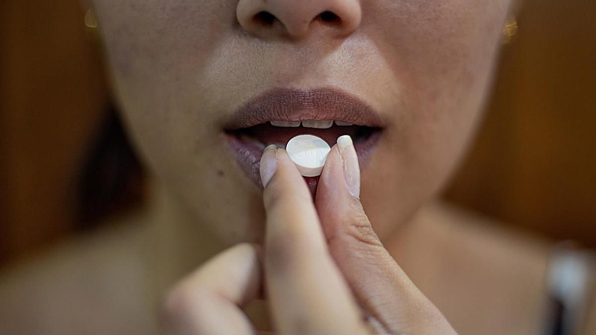 Польская клиника передаст на пункты пропуска таблетки контрацепции для изнасилованных украинок - Закордон