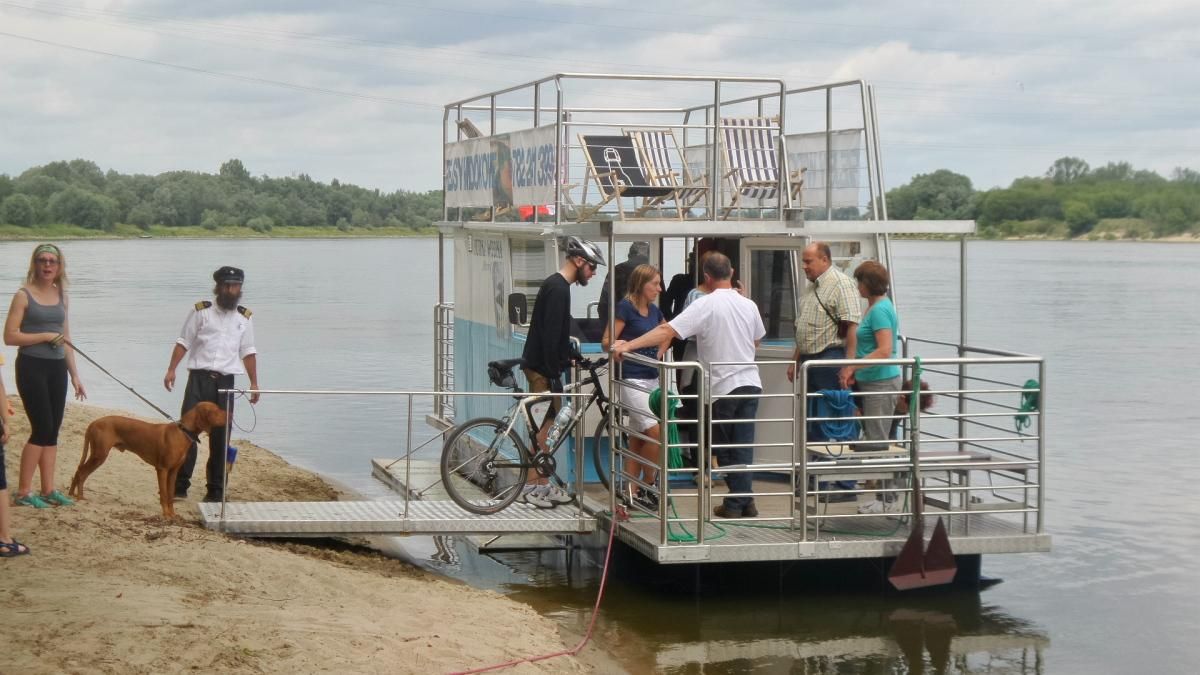 Прогулка по Висле: график бесплатных рейсов катамарана Kurka Wodna на летний сезон 2022 - Закордон Прогулка по Висле: график бесплатных рейсов катамарана Kurka Wodna на летний сезон 2022 - Закордон