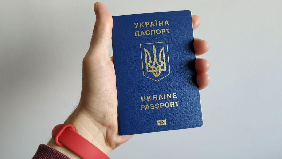Як продовжити термін дії біометричного паспорта у Чехії - Закордон