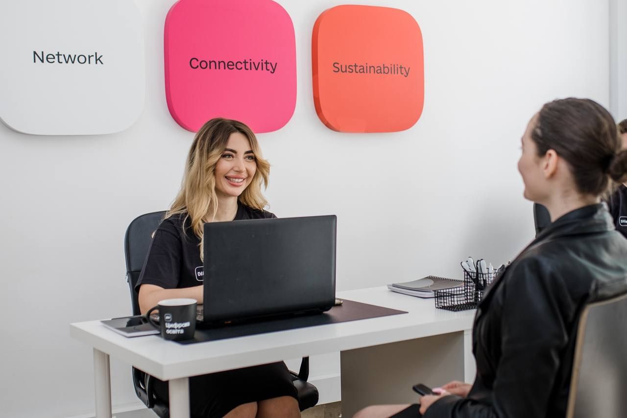 У Варшаві відкрили перший центр Дія.Бізнес для безкоштовних консультацій українців - Закордон У Варшаві відкрили перший центр Дія.Бізнес для безкоштовних консультацій українців - Закордон