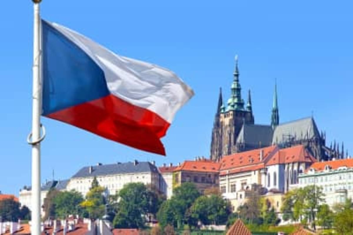 Чехія змінила правила розміщення українських біженців і посилила паспортний контроль  деталі - Закордон